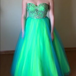 Prom dress *only 4 ever made*